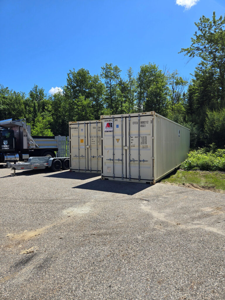 Abco Rental & Storage, Inc delivered a 40’ high cube in Lewiston, Me to Regional Electric’s shop for extra storage. A great solution for businesses with multiple jobs and growing storage needs.